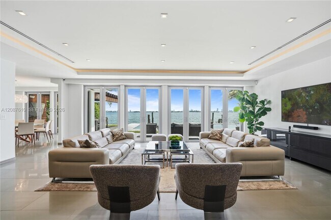 Building Photo - 9301 N Bayshore Dr