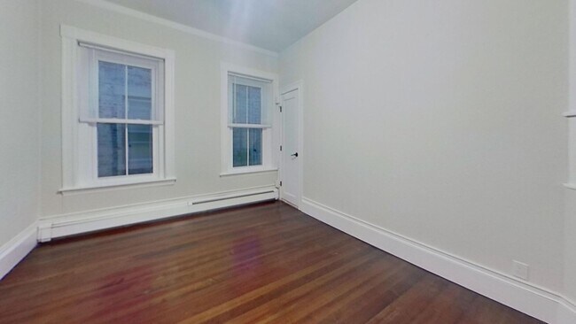 Building Photo - Cambridge St 4 Bed