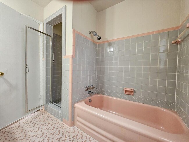 Building Photo - 1917 Casco St