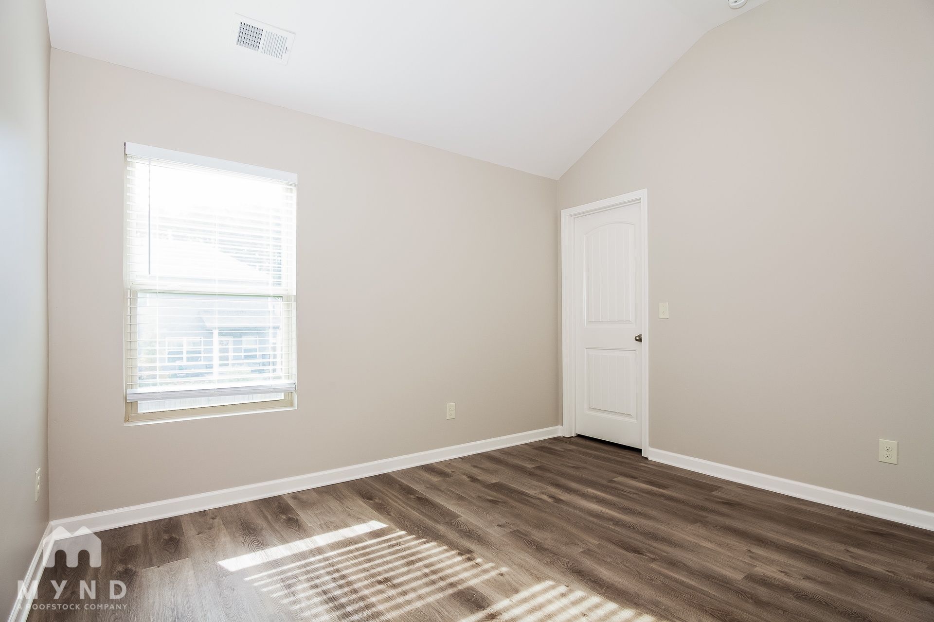 Building Photo - 484 Dasheill Ln