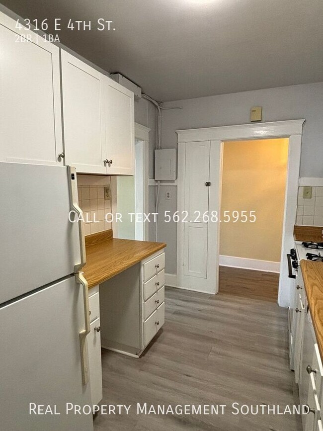 Building Photo - 2 Bedroom 1 Bath with Garage Space - Avail...