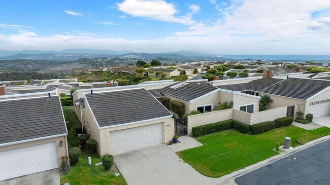 Building Photo - Charming 2 Bedroom Coastal Retreat with Pa...