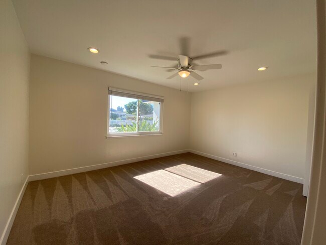 Building Photo - 3153 Sumatra Pl