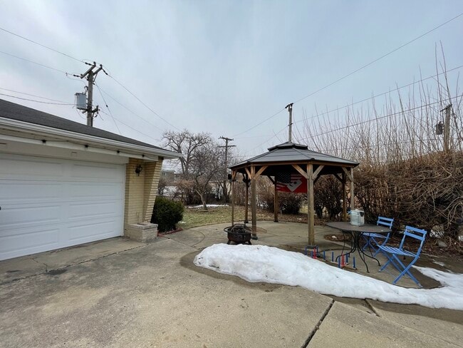 Building Photo - 7843 W Gunnison St