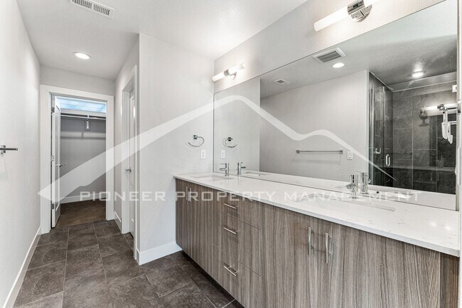 Building Photo - Modern home with 2-Car Attached Garage and Central AC!