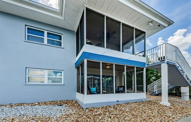 Building Photo - 2186 Edythe Dr