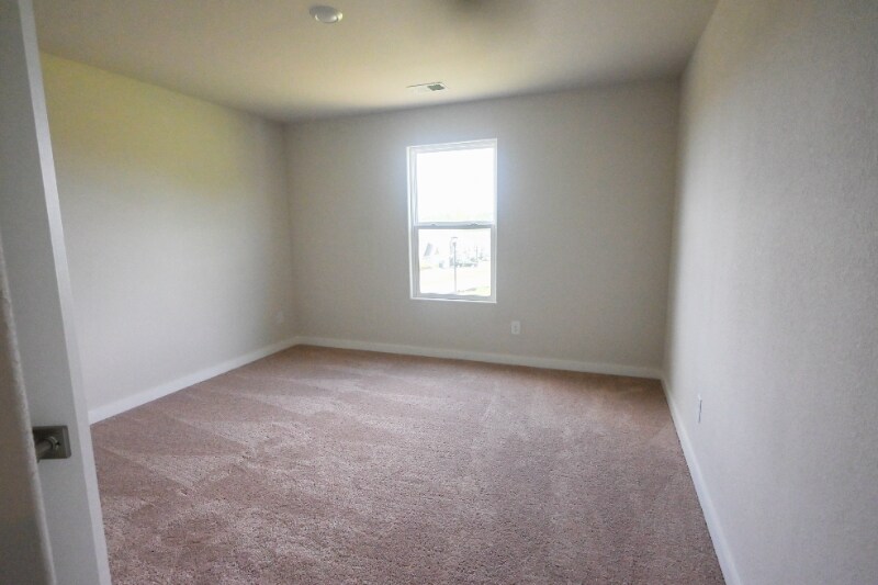 Building Photo - 1031 Peaceful Fawn Dr