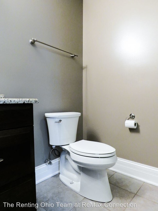 Building Photo - 166 E Gay St