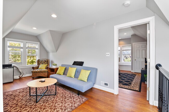 Building Photo - 829 Cinnaminson Ave