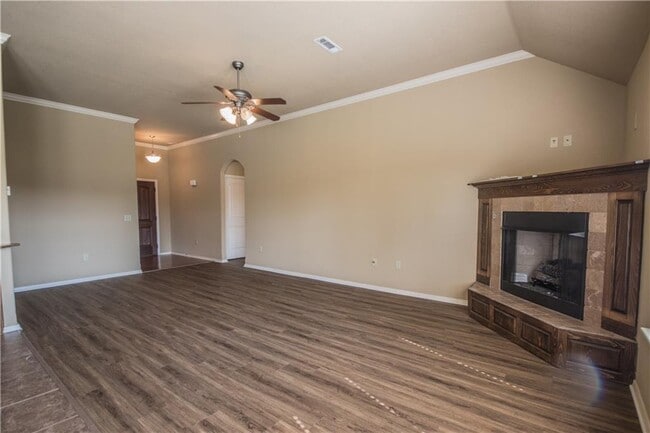 Building Photo - 3009 SW Gumleaf Rd