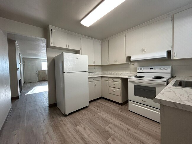 Building Photo - 928ru