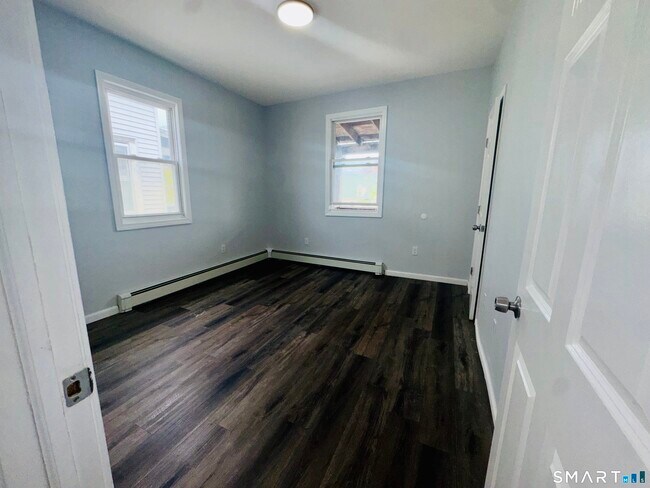 Building Photo - 898 Hancock Ave