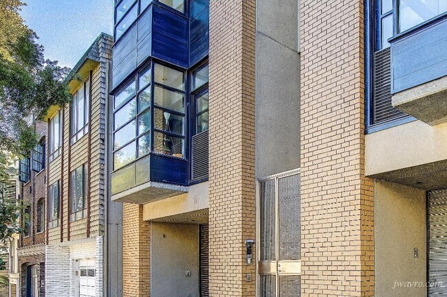 Building Photo - 3155 Sacramento St