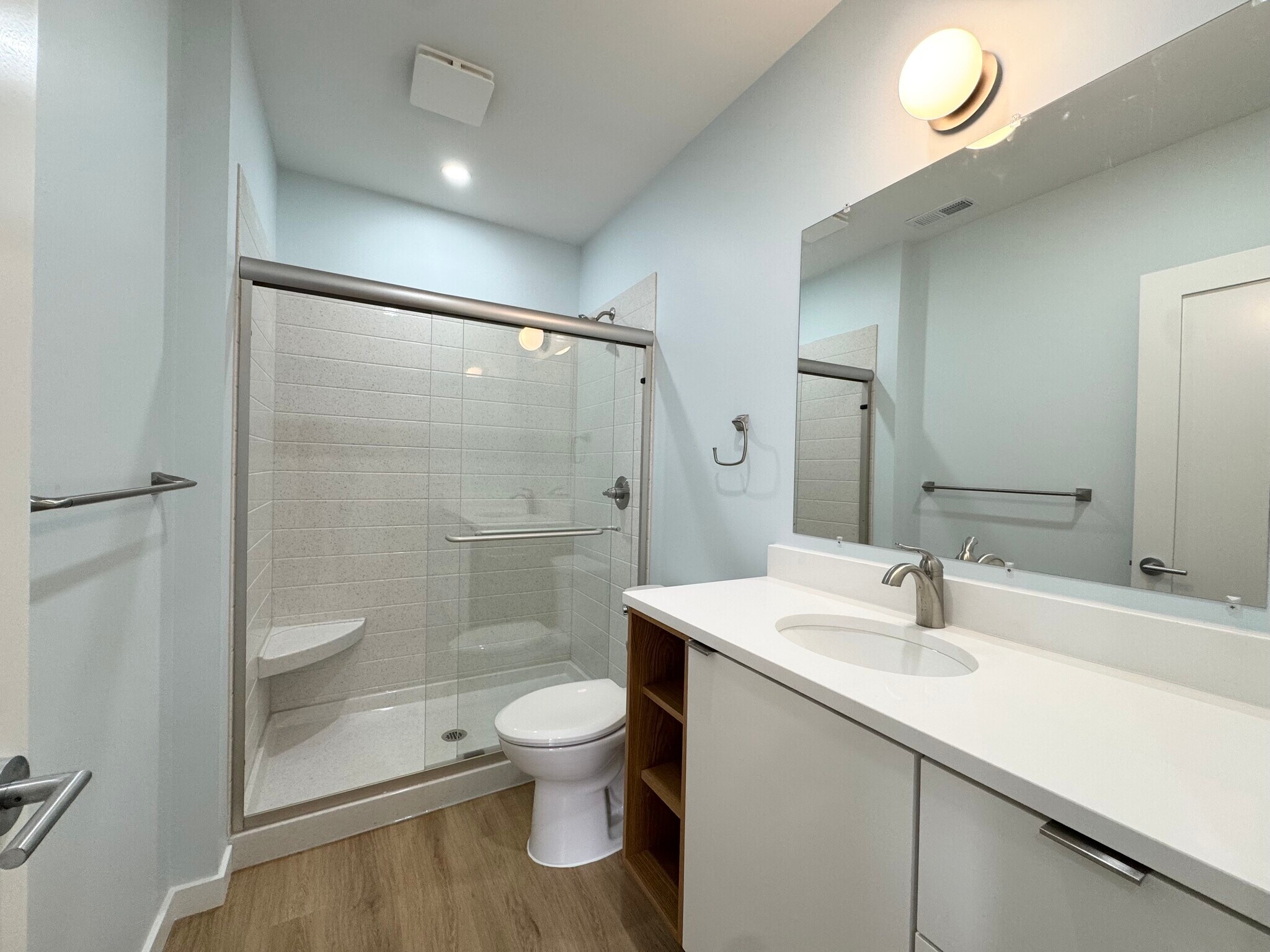 Building Photo - 517 Gillis St