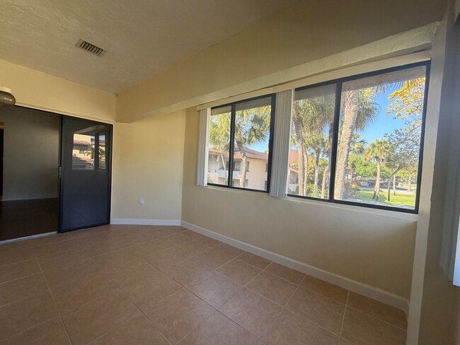 Building Photo - 12661 Westhampton Cir