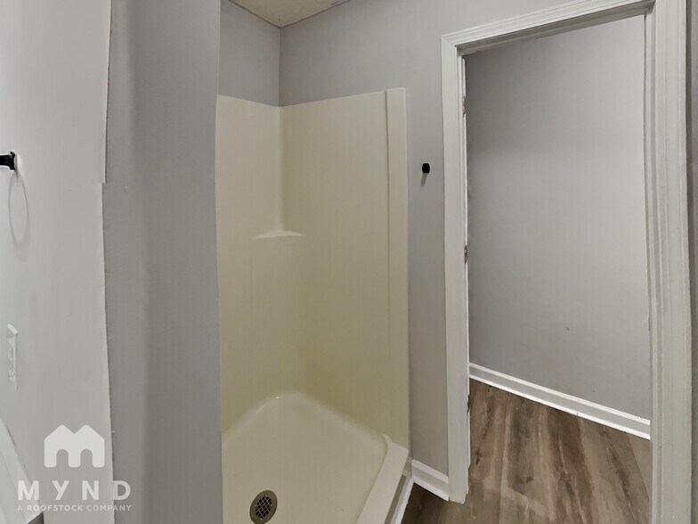 Building Photo - 5106 Bird Rd