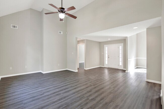 Building Photo - Available NOW