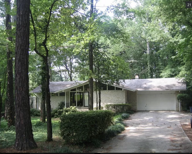 Primary Photo - 1714 S Johnson Ferry Rd NE