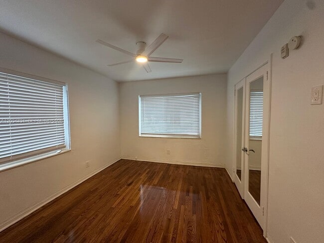 Building Photo - 1567 S Le Jeune Rd