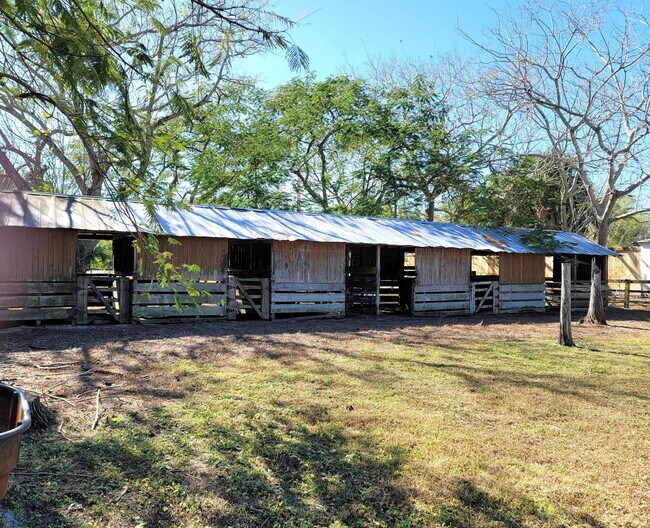 Building Photo - 4362 W Midway Rd