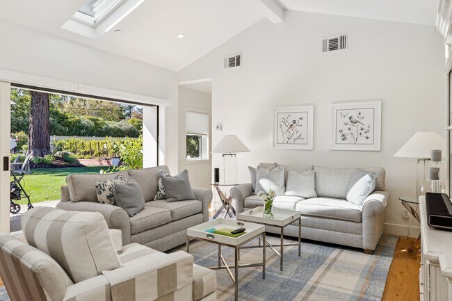 Building Photo - 760 Zinfandel Ln