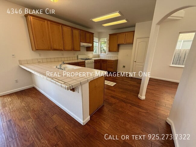 Building Photo - 4346 Blake Cir