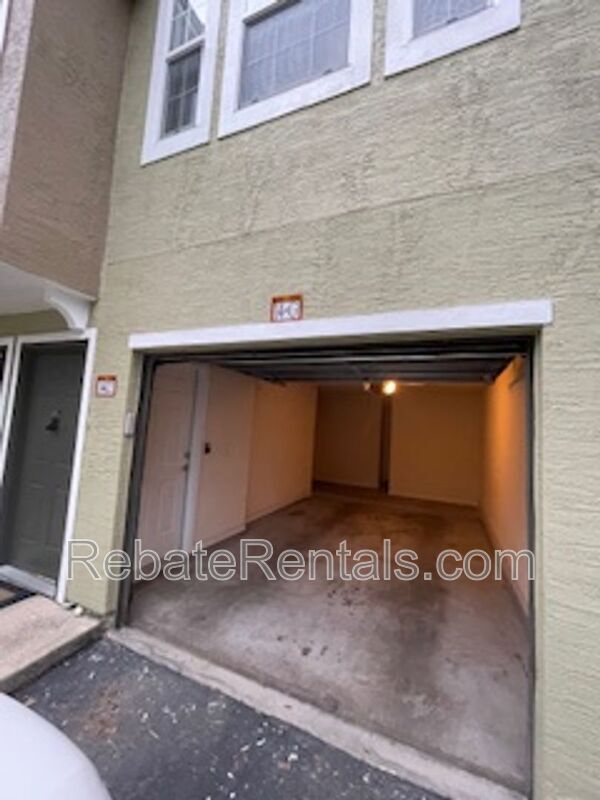 Building Photo - 10075 Gate Pkwy N