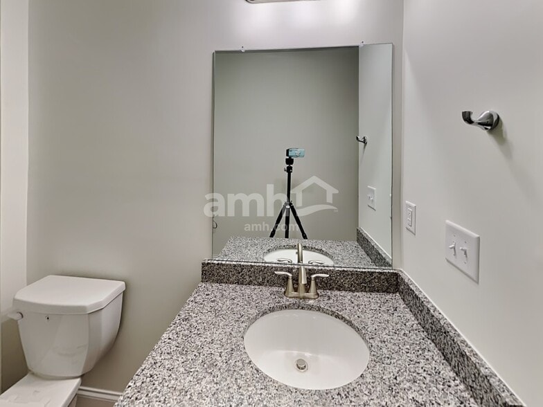 Building Photo - 728 Callan Ct