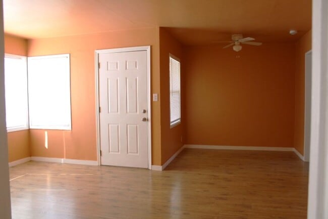 Building Photo - 2745 Rollingwood Dr