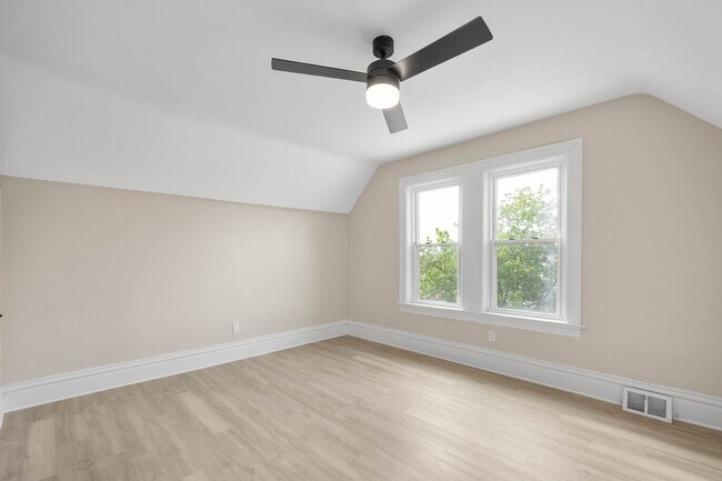 Building Photo - 313 Kambach St