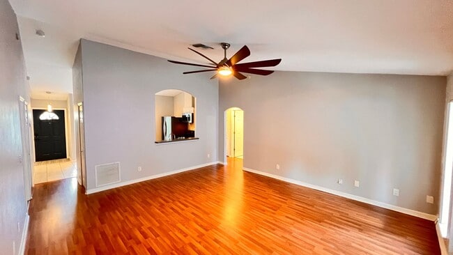 Building Photo - The Heart of Maitland: 3BD/2BA Home That F...