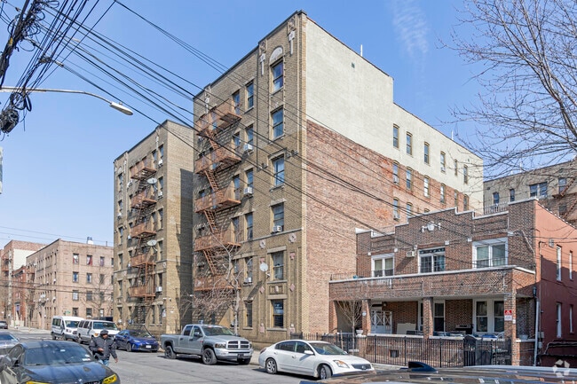 Building Photo - Williams Bridge