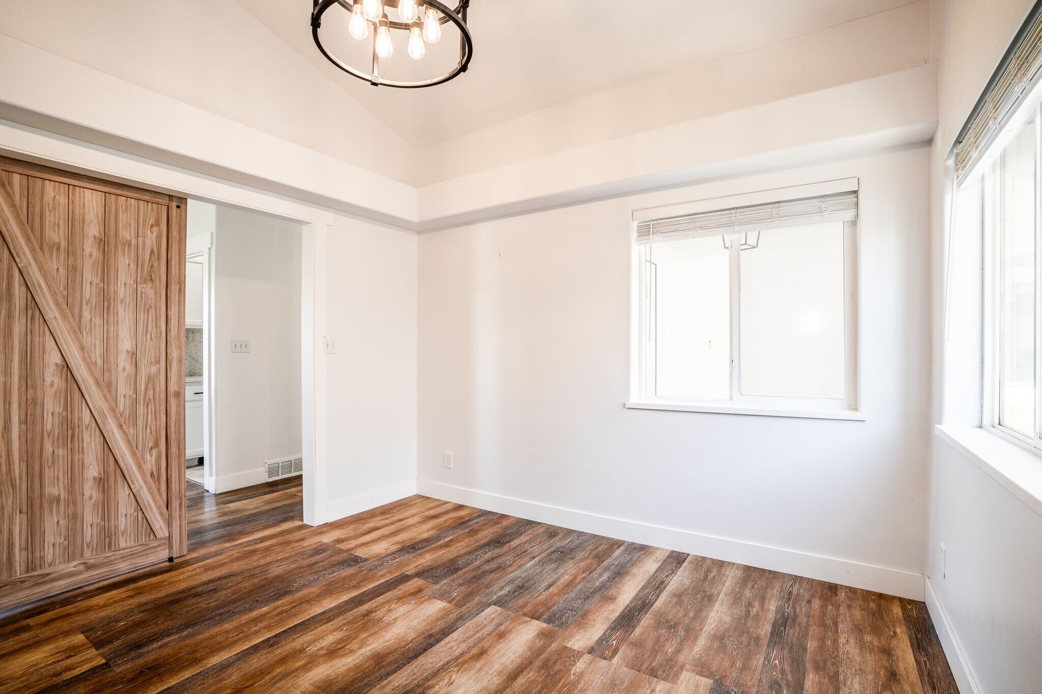 Den - 694 S Slate Canyon Dr