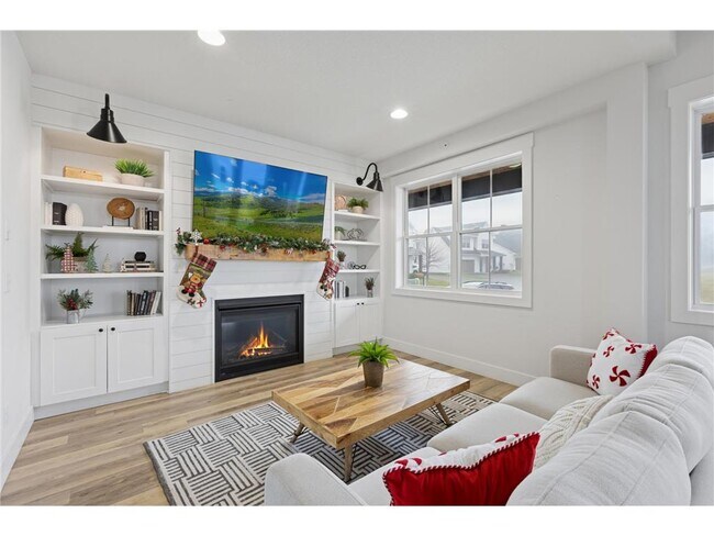 Building Photo - 8689 Deerwood Ln N