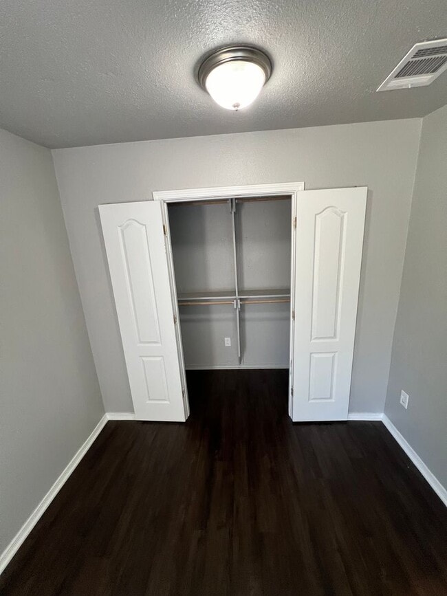 Building Photo - Very Nice! Complete Remodel!