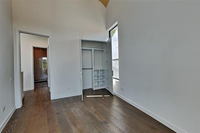 Building Photo - 904 Blackland Ct