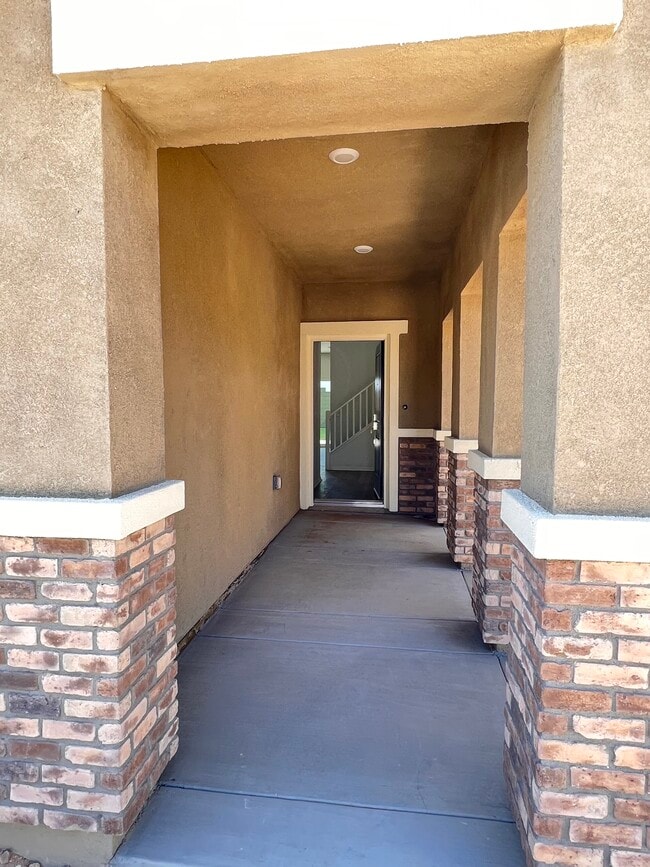 Building Photo - 12868 Claremore St