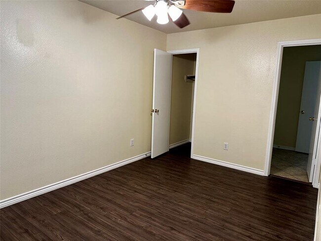 Building Photo - 15410 Apple Bloom Way