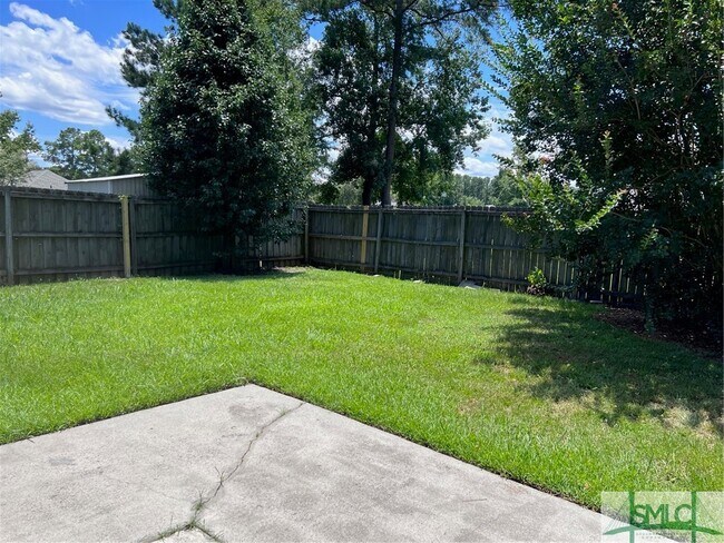 Building Photo - 132 Longleaf Cir
