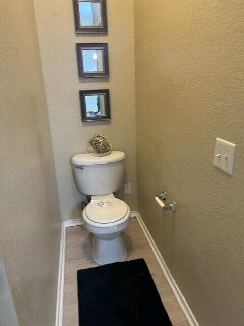 Building Photo - TOTALLY UPDATED & Spacious 4/2/2 in Fort Worth