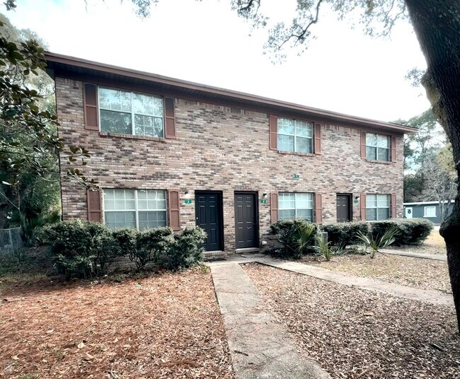 Building Photo - 17 Magnolia Ave SE