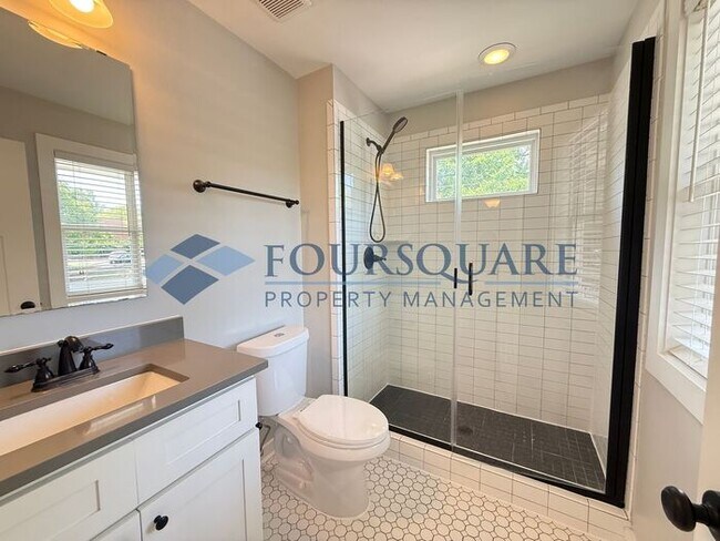 Building Photo - Modern 3-Bed / 2.5-Bath Home with Granite Kitchen, Fenced Yard & Private Balcony – Walkable to Do...