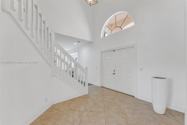 Building Photo - 420 Montclaire Dr