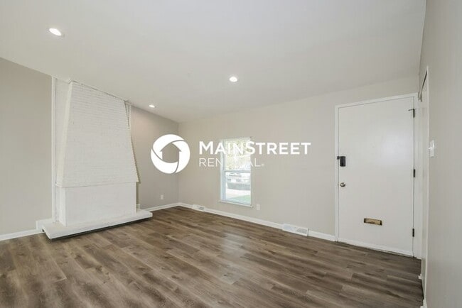 Building Photo - 3 Bedroom Pet-Friendly Home in St. Louis, MO with Main Street Renewal