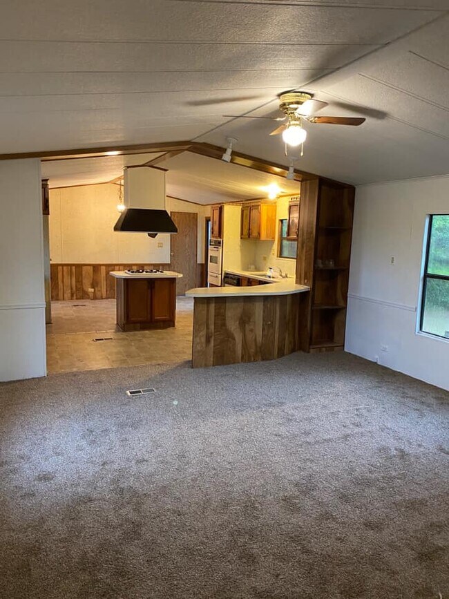 Building Photo - 416 Schaal Rd