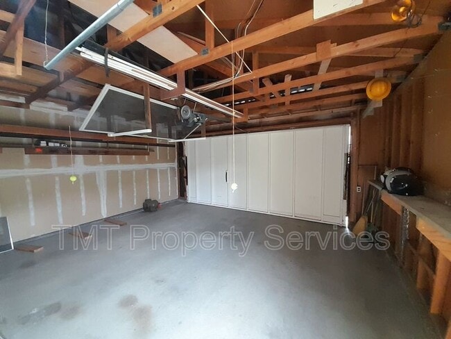 Building Photo - 805 N L St