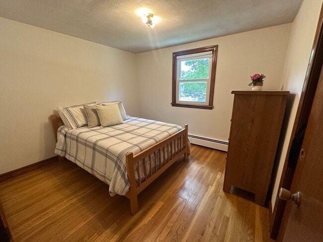 Building Photo - 10 Cedar Ridge Dr