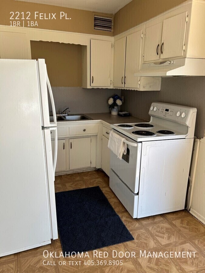 Building Photo - 2212 Felix Pl