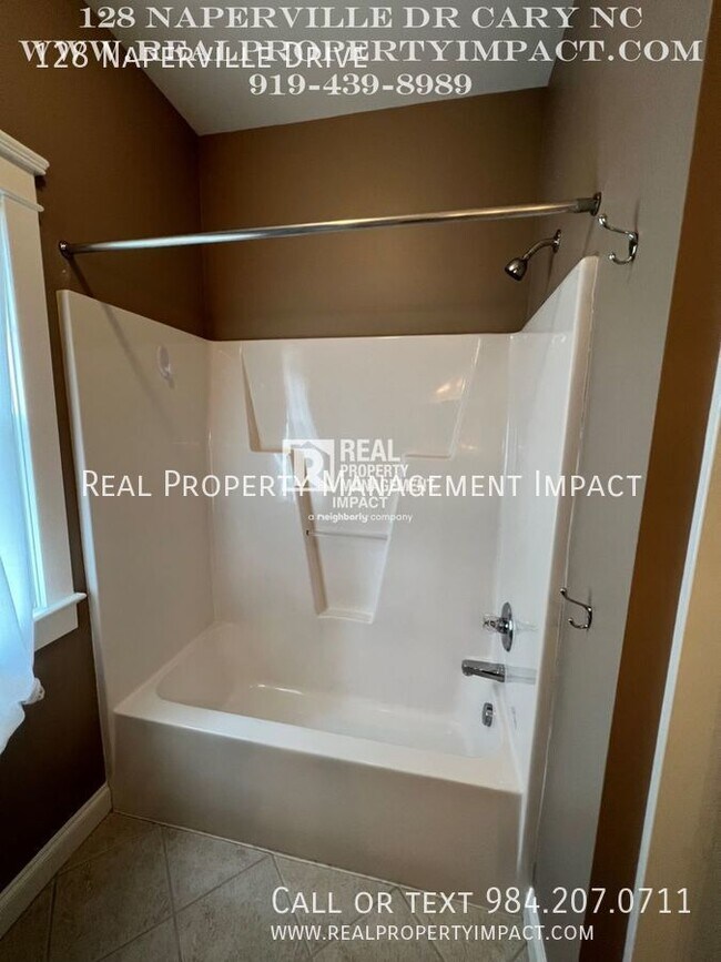 Building Photo - 128 Naperville Dr