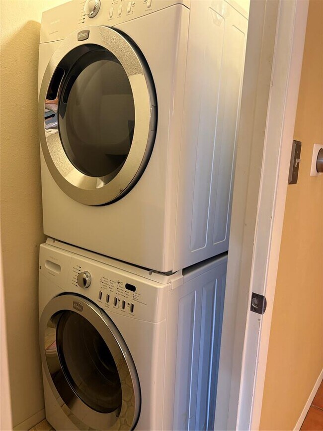 Building Photo - 9226 Jollyville Rd